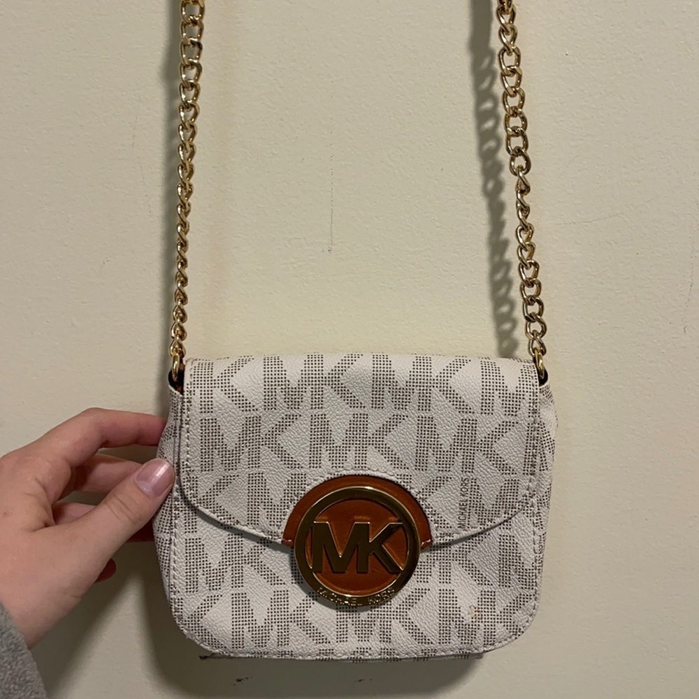 Michael Kors cross body purse